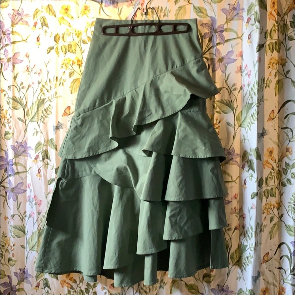 Banana Republic Olive green ruffle skirt